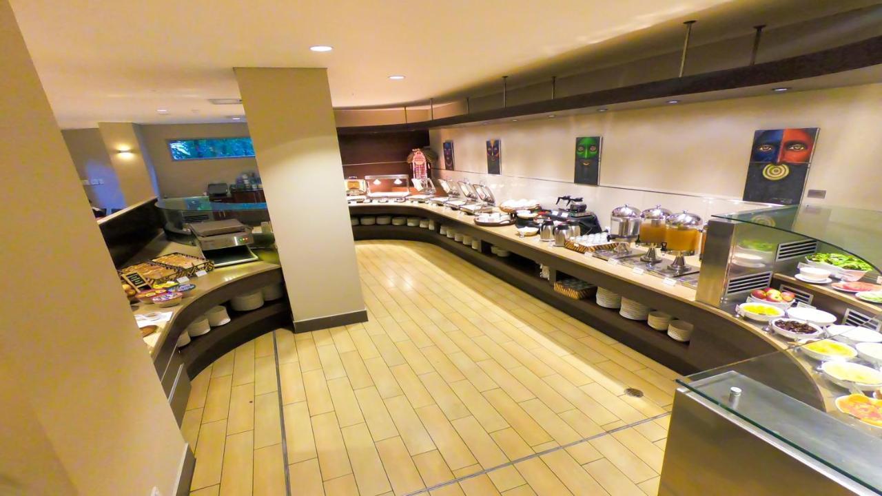 Holiday Inn & Suites Port Moresby By Ihg Екстериор снимка