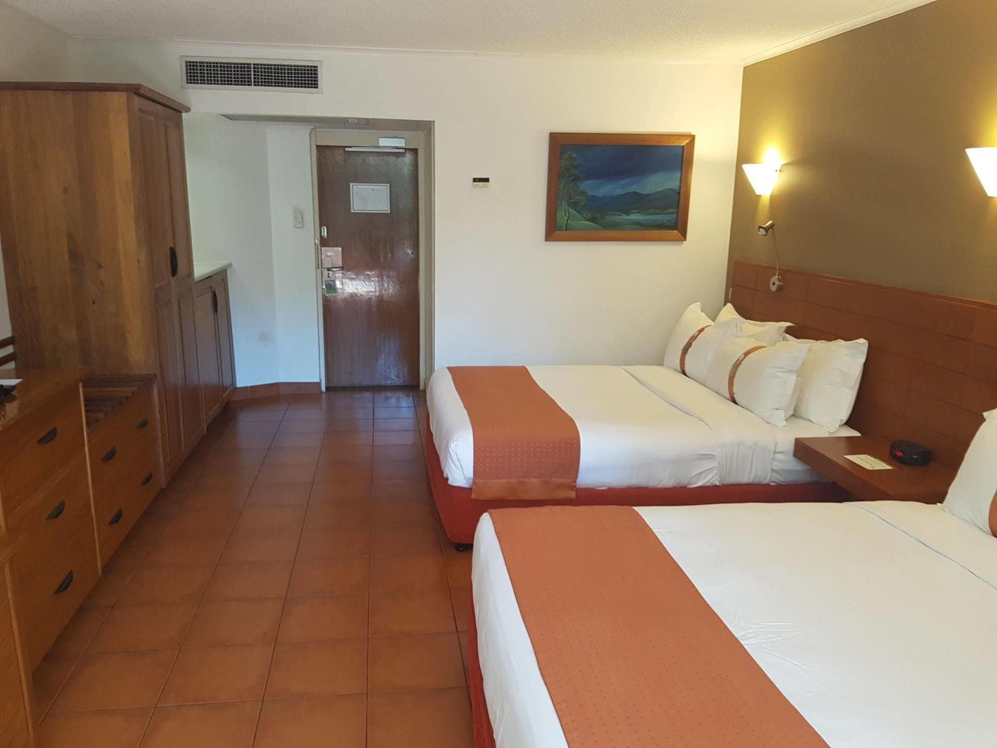 Holiday Inn & Suites Port Moresby By Ihg Екстериор снимка